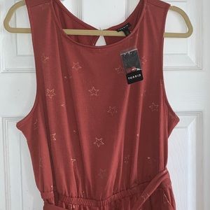 Sleeveless textured star print jumper